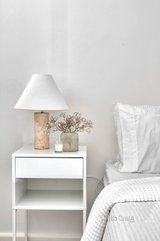 https://images.listonce.com.au/custom/160x/listings/813-alexander-street-collingwood-vic-3066/476/01475476_img_12.jpg?CajieU-bDxg