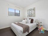 https://images.listonce.com.au/custom/160x/listings/814-landale-avenue-croydon-vic-3136/559/01525559_img_10.jpg?pH231UD0g6Y