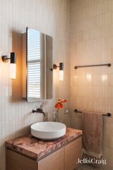 https://images.listonce.com.au/custom/160x/listings/8152-bridport-street-albert-park-vic-3206/996/01750996_img_17.jpg?y_nNLmVC8Xk