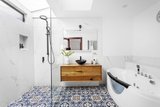 https://images.listonce.com.au/custom/160x/listings/816-burke-road-camberwell-vic-3124/187/01923187_img_09.jpg?vUfQ4ERpmZo