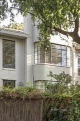 https://images.listonce.com.au/custom/160x/listings/8161-alexandra-avenue-toorak-vic-3142/161/01679161_img_01.jpg?DeTgo11WR-o