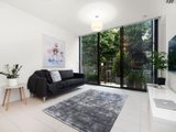 https://images.listonce.com.au/custom/160x/listings/817-pine-avenue-elwood-vic-3184/003/01795003_img_07.jpg?hFbzlbt-xSY