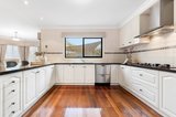 https://images.listonce.com.au/custom/160x/listings/818-highbury-road-glen-waverley-vic-3150/667/01900667_img_11.jpg?uFBicJVsilo
