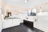 https://images.listonce.com.au/custom/160x/listings/818-highbury-road-glen-waverley-vic-3150/667/01900667_img_15.jpg?PD90Y6-kBH8