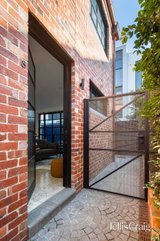https://images.listonce.com.au/custom/160x/listings/8191-weston-street-brunswick-east-vic-3057/826/01915826_img_02.jpg?D1RVgiZ1ZiQ