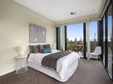 https://images.listonce.com.au/custom/160x/listings/81a-ormond-esplanade-elwood-vic-3184/077/01794077_img_07.jpg?YGkaHaC6mbM
