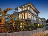 https://images.listonce.com.au/custom/160x/listings/81b-ormond-esplanade-elwood-vic-3184/207/01794207_img_01.jpg?blUJTJR0DwA