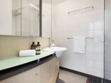 https://images.listonce.com.au/custom/160x/listings/81b-ormond-esplanade-elwood-vic-3184/207/01794207_img_11.jpg?nKvuz4fCWy8