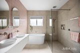 https://images.listonce.com.au/custom/160x/listings/82-alexander-street-seddon-vic-3011/389/01972389_img_08.jpg?0cHkqKSKS9E