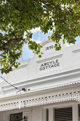 https://images.listonce.com.au/custom/160x/listings/82-argyle-street-moonee-ponds-vic-3039/388/01916388_img_04.jpg?rBIMwyr4Mg0