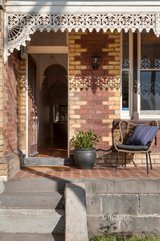 https://images.listonce.com.au/custom/160x/listings/82-barnett-street-kensington-vic-3031/722/01034722_img_02.jpg?pJBo6PcFq20