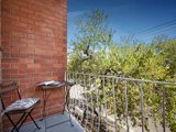 https://images.listonce.com.au/custom/160x/listings/82-brook-street-hawthorn-vic-3122/582/01684582_img_07.jpg?3OE8GhjKTlE