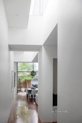 https://images.listonce.com.au/custom/160x/listings/82-chomley-street-prahran-vic-3181/381/01718381_img_04.jpg?cMiwfFkqY3o