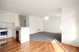 https://images.listonce.com.au/custom/160x/listings/82-graham-street-port-melbourne-vic-3207/229/01626229_img_03.jpg?rxidQ0JFlVI