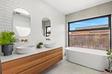 https://images.listonce.com.au/custom/160x/listings/82-samphire-drive-connewarre-vic-3227/450/01681450_img_12.jpg?40wvD_BH-k4