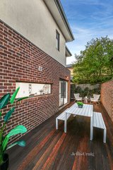 https://images.listonce.com.au/custom/160x/listings/82-tennyson-street-essendon-vic-3040/226/01281226_img_10.jpg?yAJ9bMM2XA0