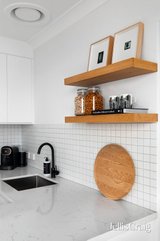 https://images.listonce.com.au/custom/160x/listings/824-foote-street-albert-park-vic-3206/493/01979493_img_05.jpg?kjY2AYcIi7U