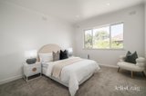 https://images.listonce.com.au/custom/160x/listings/825-glen-street-hawthorn-vic-3122/353/01875353_img_07.jpg?J-R8GLoy6Ac