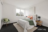 https://images.listonce.com.au/custom/160x/listings/825-york-street-st-kilda-west-vic-3182/765/01936765_img_06.jpg?MBsBB9PdKko