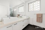 https://images.listonce.com.au/custom/160x/listings/825-york-street-st-kilda-west-vic-3182/765/01936765_img_07.jpg?tvhGkqSrD0w