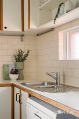 https://images.listonce.com.au/custom/160x/listings/829-albert-street-east-melbourne-vic-3002/325/01769325_img_05.jpg?Athka8QoVNc