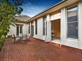 https://images.listonce.com.au/custom/160x/listings/83-belford-road-kew-east-vic-3102/238/01684238_img_09.jpg?LQ_MVgPLdj0