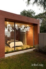 https://images.listonce.com.au/custom/160x/listings/83-mitchell-street-northcote-vic-3070/796/01950796_img_10.jpg?gOOTuASZHrY