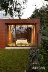 https://images.listonce.com.au/custom/160x/listings/83-mitchell-street-northcote-vic-3070/796/01950796_img_11.jpg?HqCZ3pycuqQ