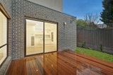 https://images.listonce.com.au/custom/160x/listings/83-rosella-street-doncaster-east-vic-3109/899/00397899_img_11.jpg?Tw1o69MpRJY