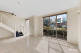 https://images.listonce.com.au/custom/160x/listings/83-york-street-strathmore-vic-3041/335/01970335_img_12.jpg?RAu-rye6cws
