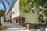 https://images.listonce.com.au/custom/160x/listings/831-selwyn-avenue-elwood-vic-3184/476/01954476_img_01.jpg?_yyobrzJDNE