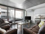 https://images.listonce.com.au/custom/160x/listings/833-johnston-street-port-melbourne-vic-3207/692/01036692_img_02.jpg?DBoDalaMHE0