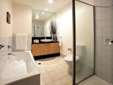 https://images.listonce.com.au/custom/160x/listings/8331-esplanade-west-port-melbourne-vic-3207/919/01794919_img_09.jpg?LMkF0YR_cK8