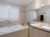 https://images.listonce.com.au/custom/160x/listings/84-larbert-road-mooroolbark-vic-3138/962/01523962_img_11.jpg?VnzfLxoqZVM