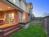 https://images.listonce.com.au/custom/160x/listings/84-larbert-road-mooroolbark-vic-3138/962/01523962_img_17.jpg?B1haSbmPZLo