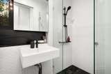 https://images.listonce.com.au/custom/160x/listings/84-ormond-road-elwood-vic-3184/341/01780341_img_14.jpg?Wfy95JZZ_AY