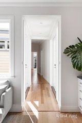 https://images.listonce.com.au/custom/160x/listings/84-stevedore-street-williamstown-vic-3016/110/01808110_img_05.jpg?qaO1WO8FueU