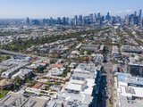 https://images.listonce.com.au/custom/160x/listings/84-stokes-street-port-melbourne-vic-3207/185/01088185_img_07.jpg?Fu-GQBrwEQo