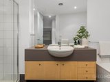 https://images.listonce.com.au/custom/160x/listings/8441-esplanade-west-port-melbourne-vic-3207/216/01087216_img_07.jpg?Ze1JDI33t1E