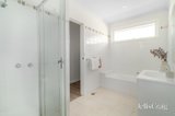 https://images.listonce.com.au/custom/160x/listings/846-cromer-road-beaumaris-vic-3193/035/01823035_img_09.jpg?c59b1iaW4XY