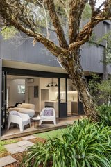 https://images.listonce.com.au/custom/160x/listings/8492-barkers-road-hawthorn-east-vic-3123/780/01643780_img_06.jpg?mU1ZrLErVxE