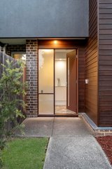 https://images.listonce.com.au/custom/160x/listings/85-hill-court-doncaster-vic-3108/527/01446527_img_02.jpg?Tue7OjlSO6g