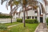 https://images.listonce.com.au/custom/160x/listings/85-marine-parade-elwood-vic-3184/823/01990823_img_02.jpg?-MbyBmi03B4