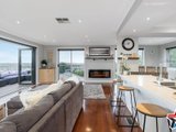 https://images.listonce.com.au/custom/160x/listings/85-meadowgate-drive-chirnside-park-vic-3116/534/01529534_img_02.jpg?ijWdxgsDCCI