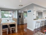 https://images.listonce.com.au/custom/160x/listings/85-meadowgate-drive-chirnside-park-vic-3116/534/01529534_img_05.jpg?QSEpymViGME