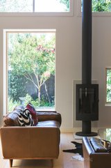 https://images.listonce.com.au/custom/160x/listings/85-rathmines-street-fairfield-vic-3078/049/00755049_img_08.jpg?JEUYsE8GrMw