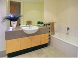 https://images.listonce.com.au/custom/160x/listings/8541-esplanade-west-port-melbourne-vic-3207/791/01794791_img_05.jpg?5_FlwFXFfDk