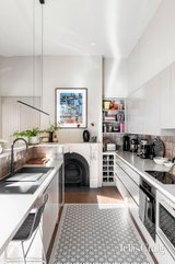 https://images.listonce.com.au/custom/160x/listings/86-barkly-street-carlton-vic-3053/323/01936323_img_10.jpg?jRyD7XR31LE