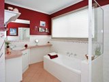 https://images.listonce.com.au/custom/160x/listings/86-braund-avenue-bell-post-hill-vic-3215/116/01699116_img_11.jpg?i5V2Ut7xEVU