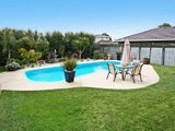 https://images.listonce.com.au/custom/160x/listings/86-braund-avenue-bell-post-hill-vic-3215/116/01699116_img_12.jpg?4n9a3KkFTBY